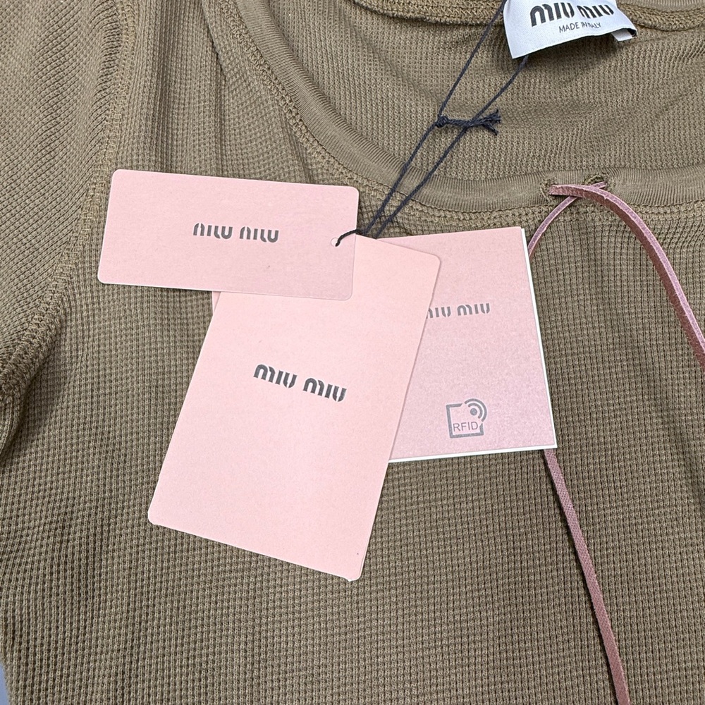 Miu Miu Tan Short Sleeve Knit Top with Logo Tag - Picture 6 of 7